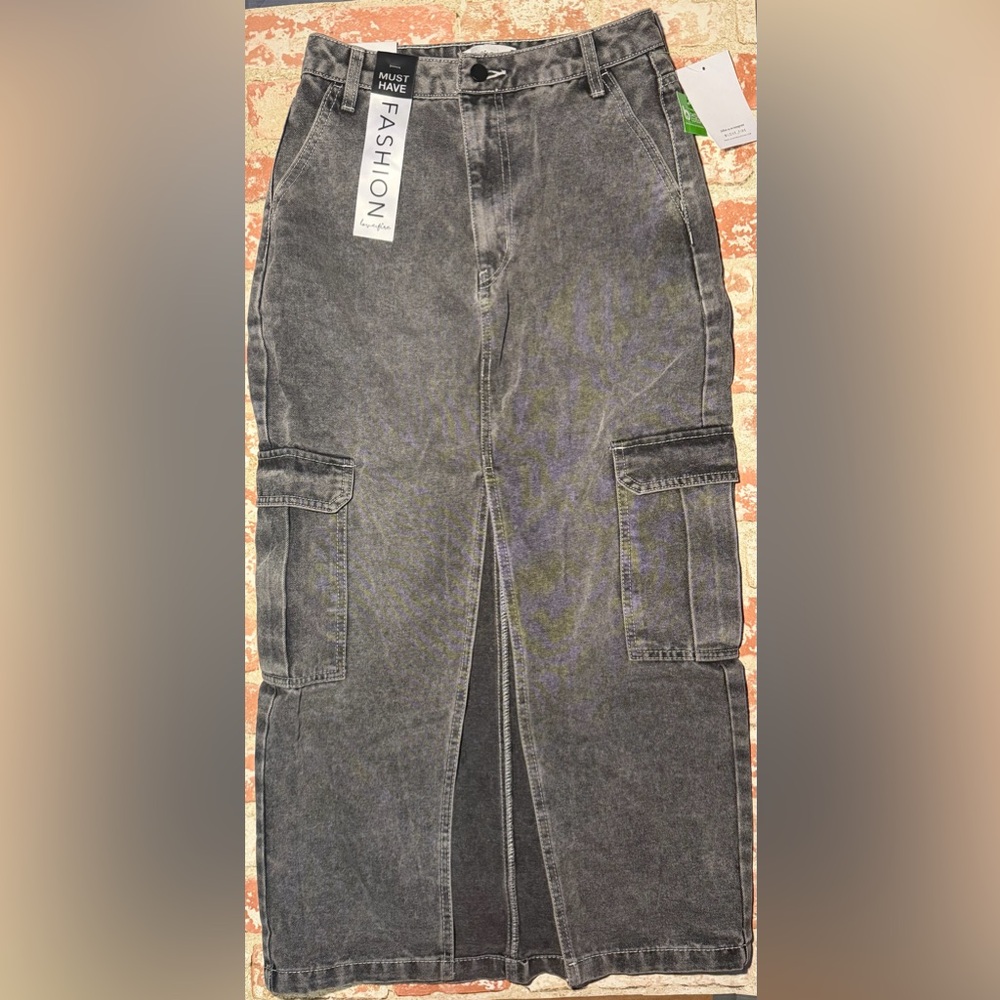 love, Fire Gray Cargo Skirt **SIZE 3